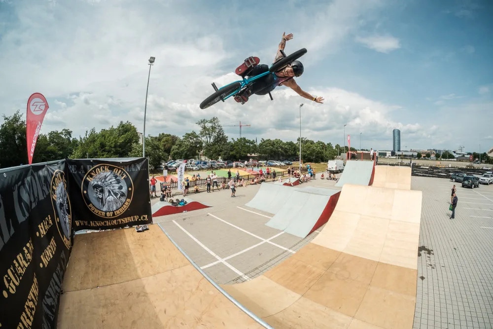 Sobotní den patřil před Šantovkou BMX závodníkům, přijeli špičkoví jezdci z celé republiky