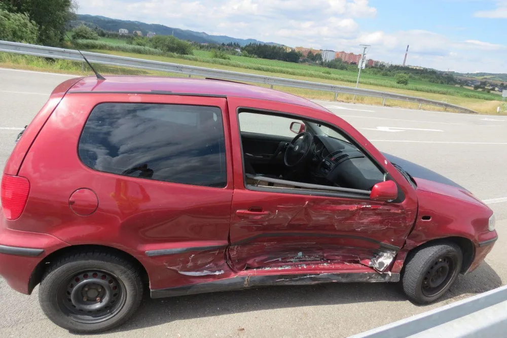 FOTO: Policie hledá svědky nehody, při které boural opilý řidič