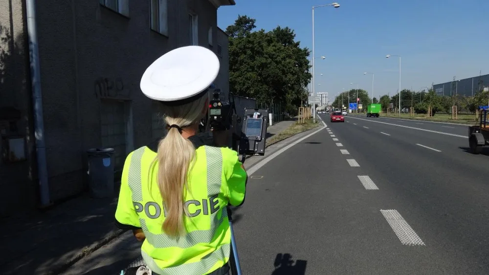 FOTO: Policie v rámci kampaně „Nepozornost zabíjí“ kontroluje rychlost, pásy i stav vozidel