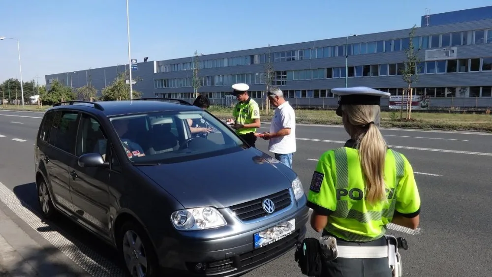 FOTO: Policie v rámci kampaně „Nepozornost zabíjí“ kontroluje rychlost, pásy i stav vozidel