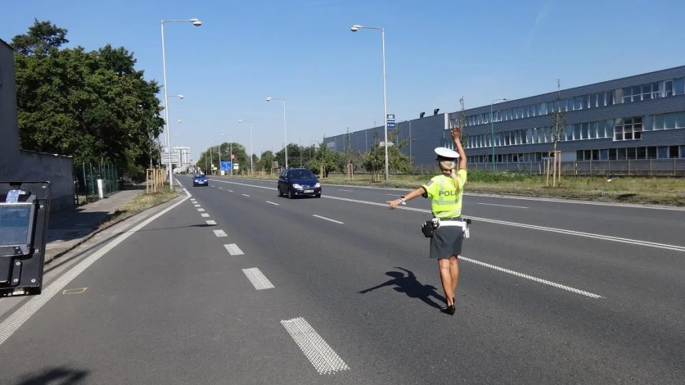 FOTO: Policie v rámci kampaně „Nepozornost zabíjí“ kontroluje rychlost, pásy i stav vozidel