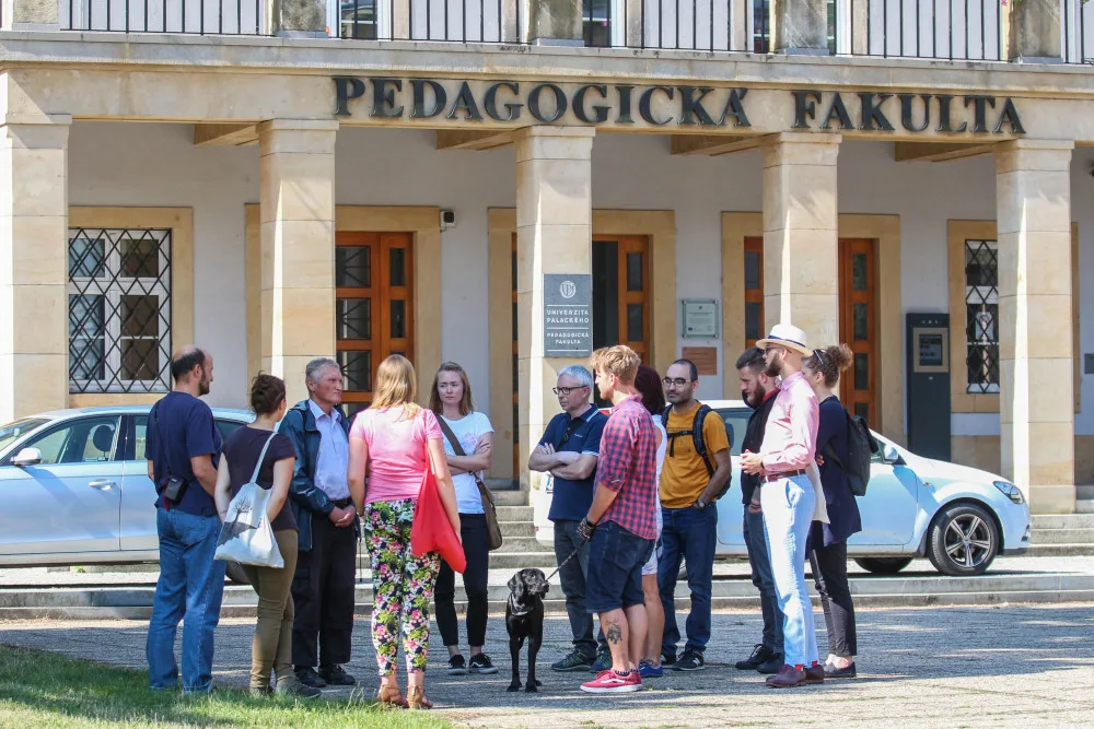 Olomoučtí bezdomovci provázejí "městskou divočinou." Podívejte se na fotky z prohlídky