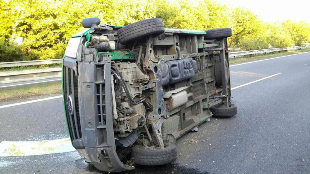 FOTO: Po nehodě dvou aut na dálnici z Olomouce na Mohelnici je provoz obnoven