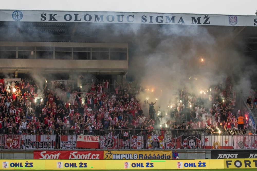Sigma Olomouc zaplatí za nesportovní chování fanoušků na zápase se Slavií pokutu 65 tisíc
