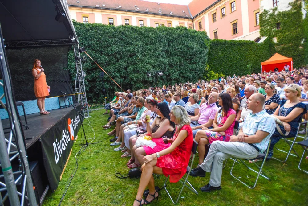 Olomoucké shakespearovské léto je v polovině, za tři dny ho navštívilo přes tisíc lidí