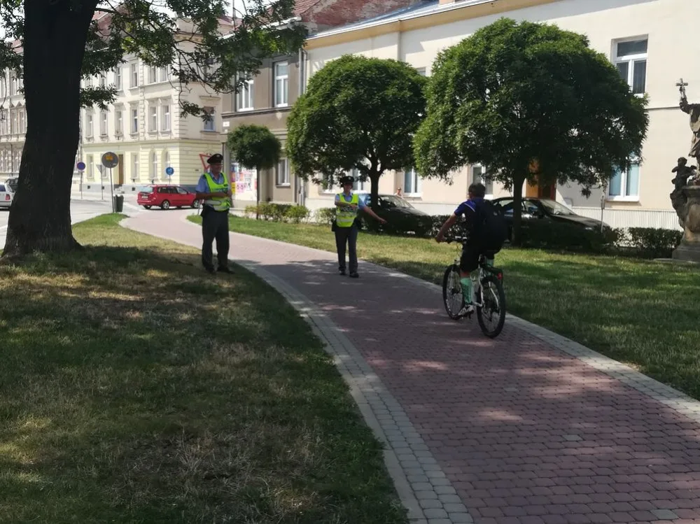 FOTO: Policisté kontrolovali, zda cyklisté nejezdí na kradených kolech