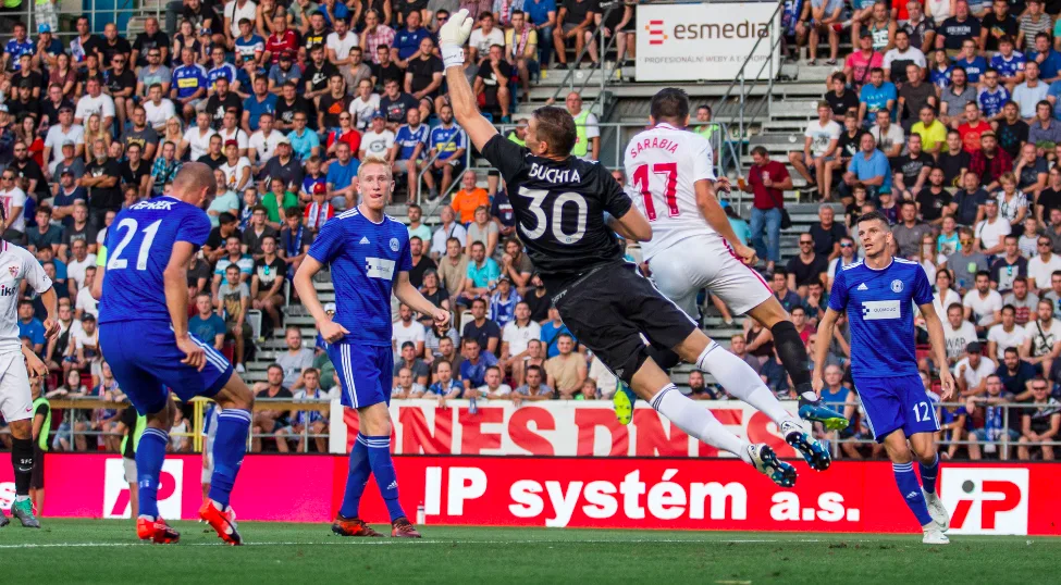 FOTOGALERIE: Celý stadion jim tleskal vestoje. Sigma ukázala, že vyhrát proti Seville není nemožné