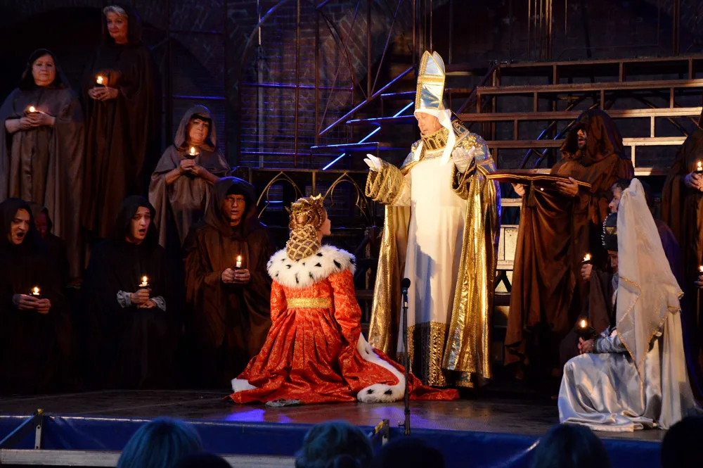 Na Moravské divadelní léto přislo více jak 2200 diváků, uzavřel ho Cyrano a aplaus vestoje