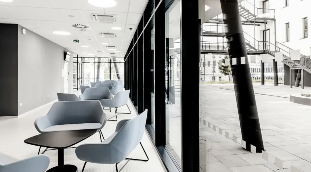 FOTO: Ve Fakultní nemocnici Olomouc byla otevřena nová budova interny. Stála 398 milionů korun