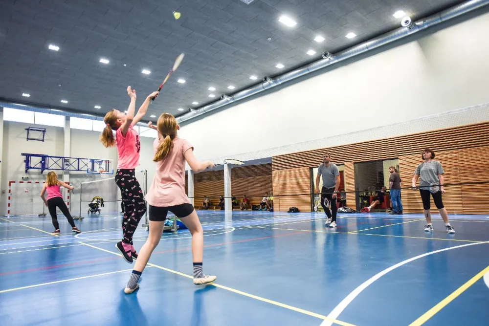 VIDEO: Ve Sportovním klubu Véska začíná zimní sezóna. Láká na klidné prostředí i akci pro badmintonisty