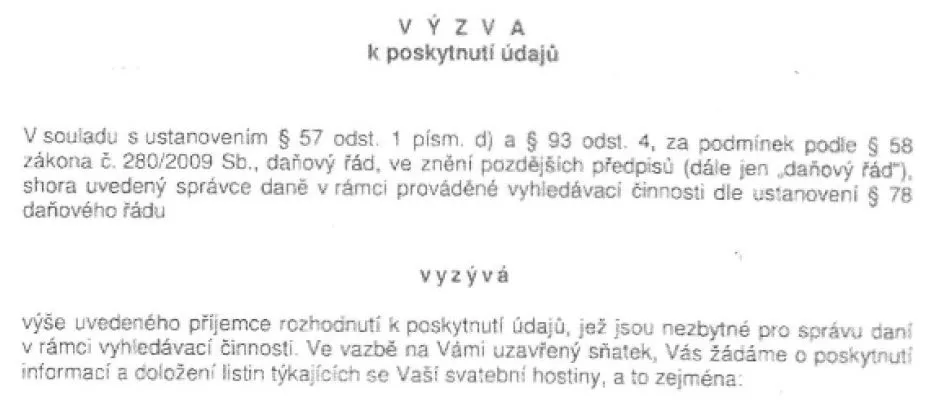 Novomanželé dostali nepříjemný dar od finančáku, chtěl kompletní údaje o jejich svatební hostině