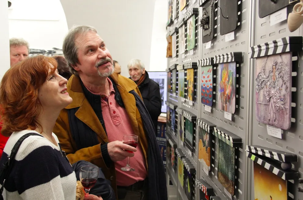 V olomoucké Galerii Bohéma budou k vidění zlínské filmové klapky