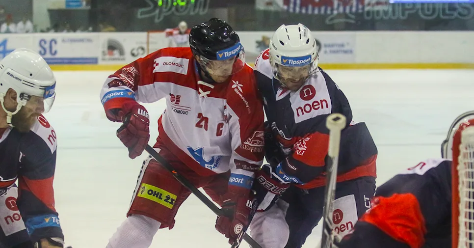 FOTOGALERIE: Mora padla na domácím ledě s posledním Chomutovem 2:3
