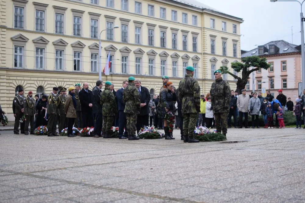 FOTO/VIDEO: Podívejte se, jak probíhal pietní akt u pomníku T G. Masaryka k 28. říjnu