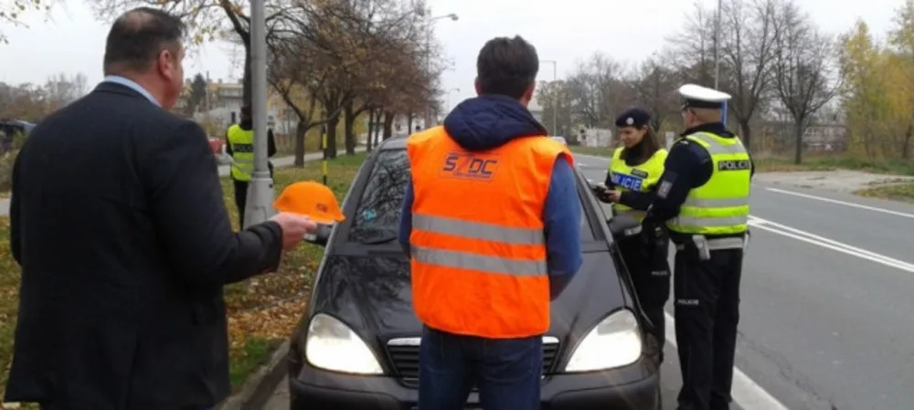 Policisté se během dopravní bezpečnostní akce zaměřili na chodce a řidiče, jezdilo se na červenou