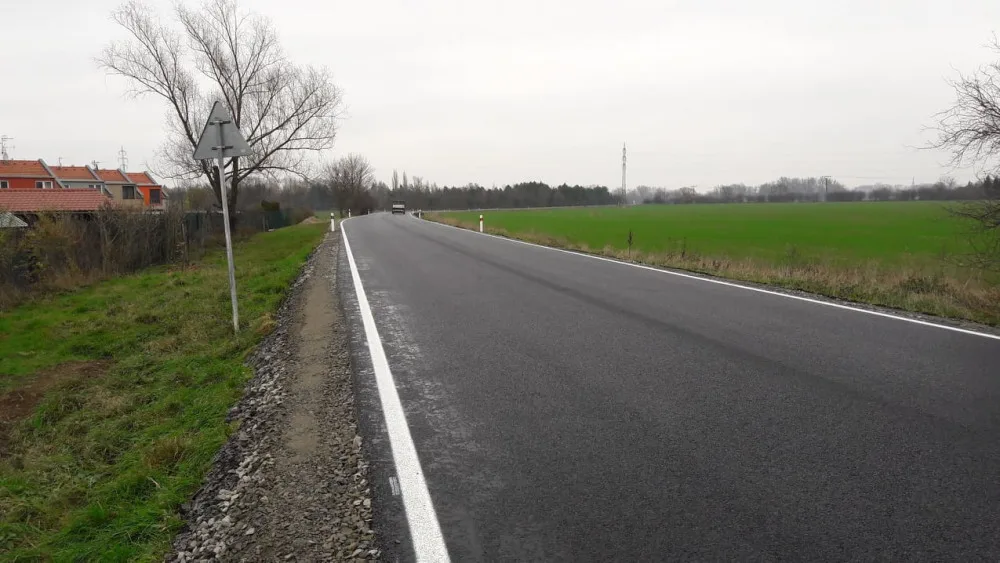 FOTO/VIDEO: Silnice mezi Olomoucí a Chomoutovem je průjezdná, oprava stála 15 milionů