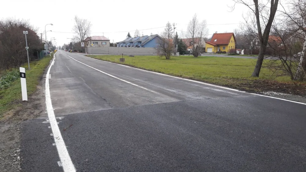 FOTO/VIDEO: Silnice mezi Olomoucí a Chomoutovem je průjezdná, oprava stála 15 milionů