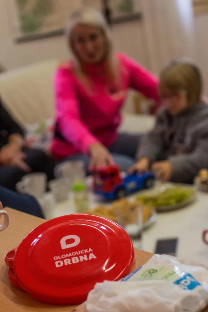 V pátek 30. listopadu všichni povinně na punč! Redakce Drbny bude prodávat na náměstí pro Středisko rané péče