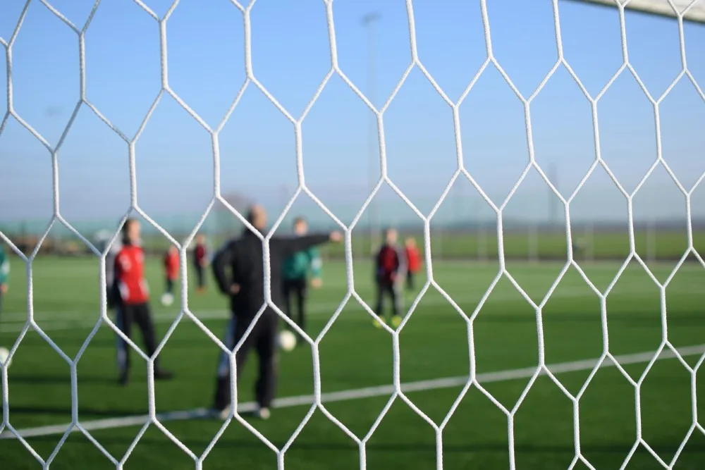 FOTO/VIDEO: V Holici dnes slavnostně otevřeli zrekonstruované hřiště. Povrch tvoří umělý trávník třetí generace