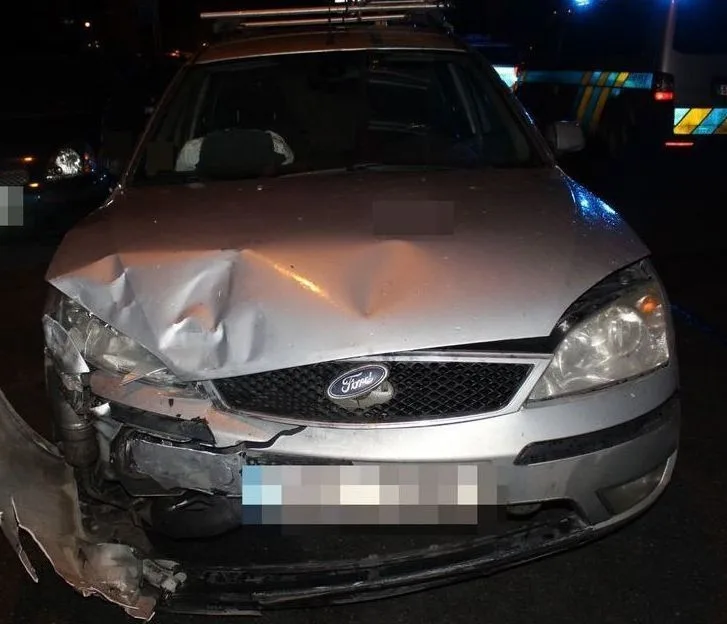 K nabourání tří zaparkovaných aut došlo na ulici Dobnerova. Řidič měl v sobě tři promile