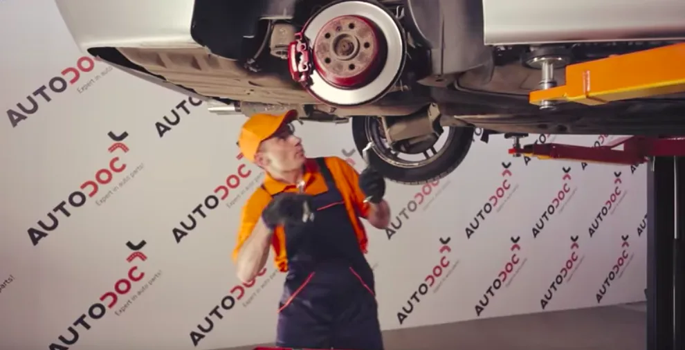 Zanedbání kolísání teploty chladící kapaliny motoru auta se může prodražit