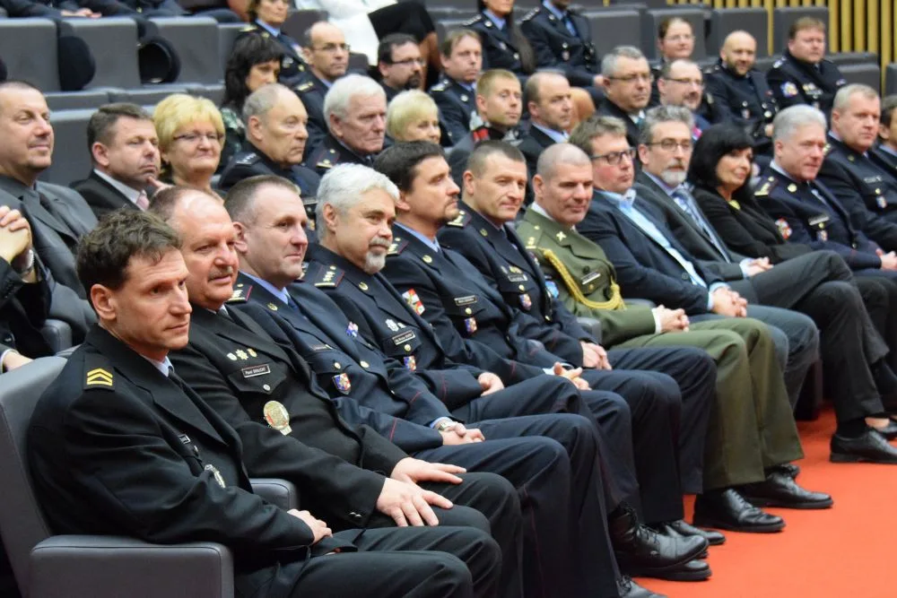 FOTO: V Olomouci byli oceněni nejlepší policisté. Předány byly i medaile za věrnost