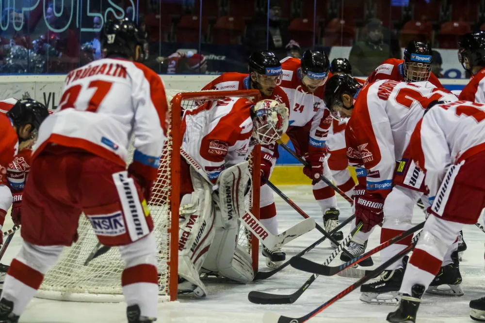 FOTOGALERIE: Výhra, kterou Mora potřebovala jak sůl. Doma porazila Chomutov 3:1