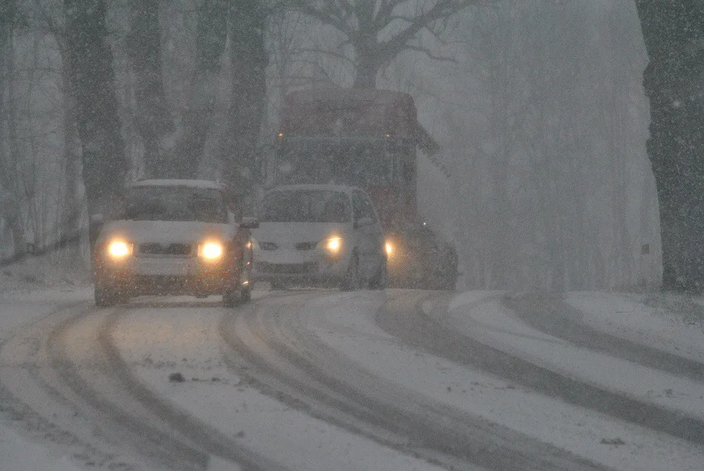 Jen za dopoledne se v kraji kvůli sněhu dvacetkrát bouralo