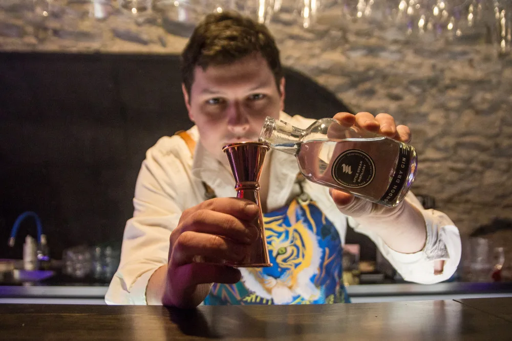 Stylový bar Blue Tiger zve na komentovanou degustaci ginu