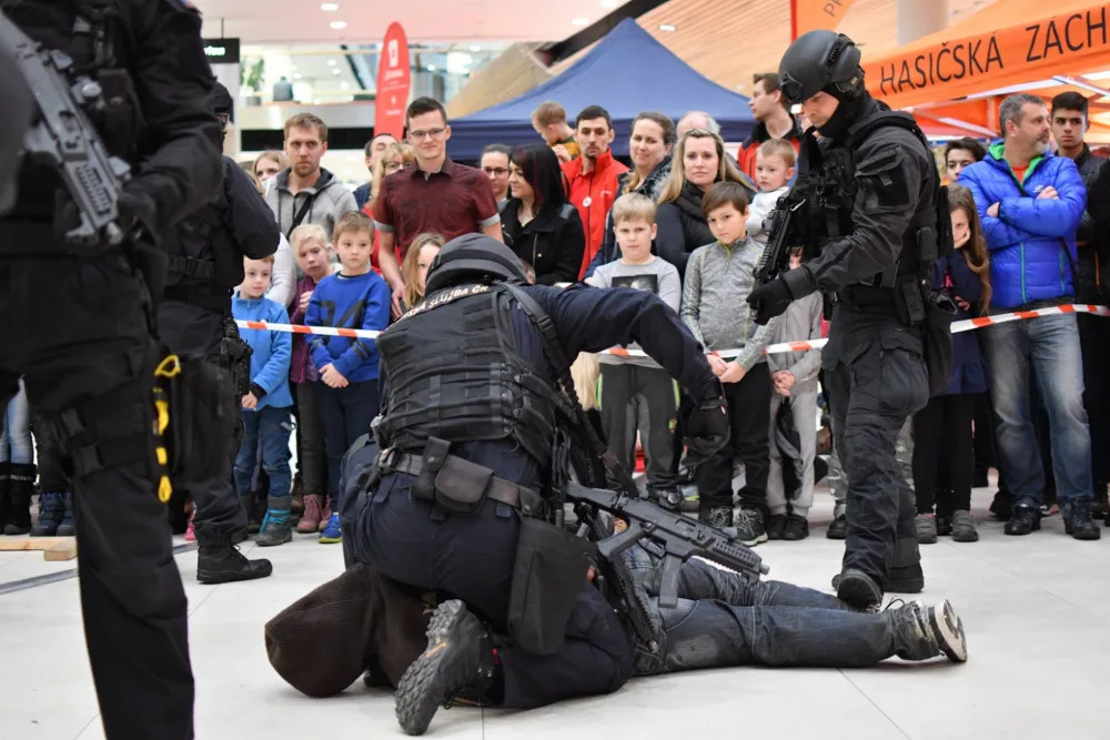 FOTO/VIDEO: Policie, hasiči i záchranáři v Šantovce. Druhý víkend Hrdinů regionu se blíží