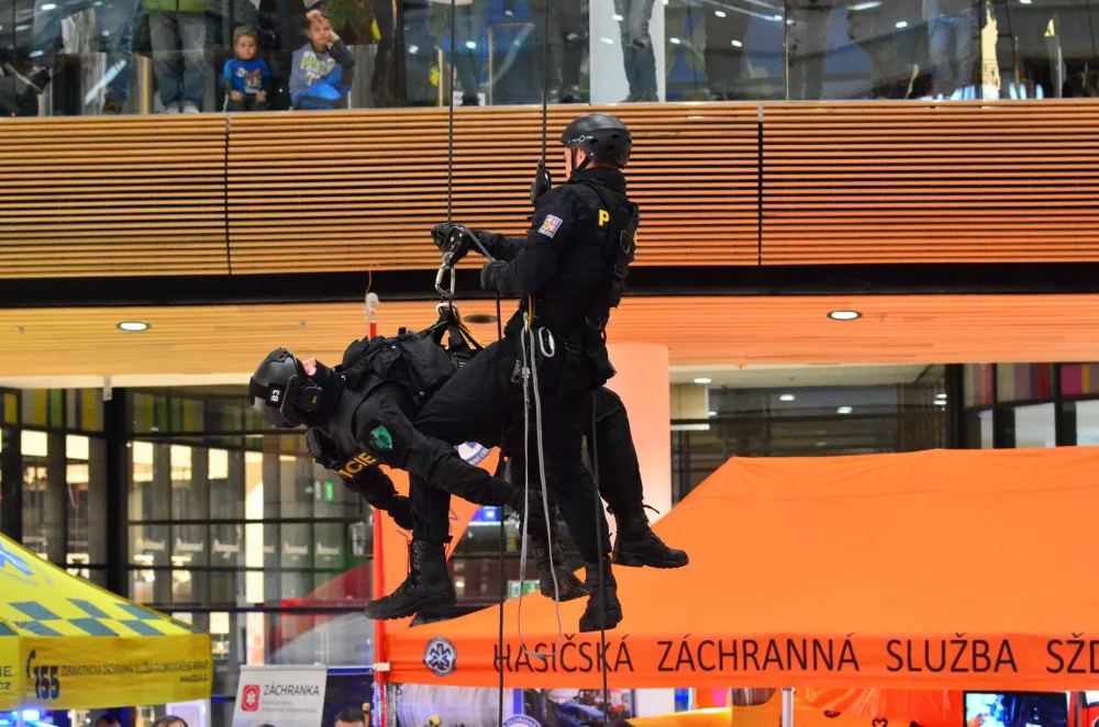 FOTO/VIDEO: Policie, hasiči i záchranáři v Šantovce. Druhý víkend Hrdinů regionu se blíží