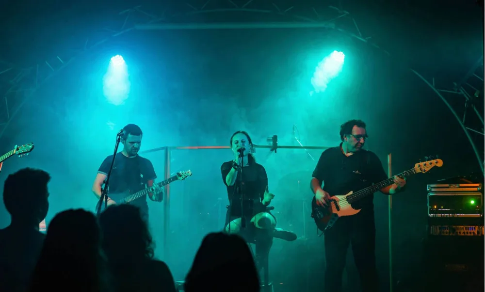 Vyrazte na Valentýna na koncert olomoucké a britské kapely. Zazní i hity od Pink Floyd