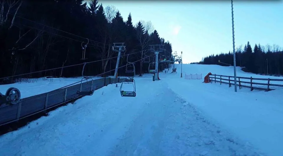 FOTO: Ve Filipovicích se zastavila lanovka, hasiči museli 39 lidí evakuovat