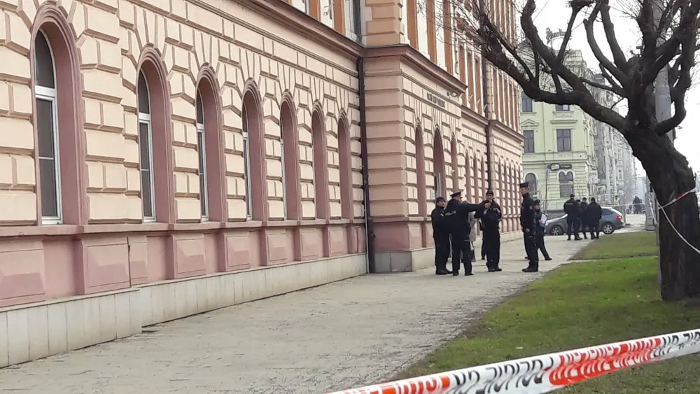 AKTUALIZOVÁNO: V budově Vrchního soudu byla ráno nahlášena bomba. Měla se projednávat kauza metanol