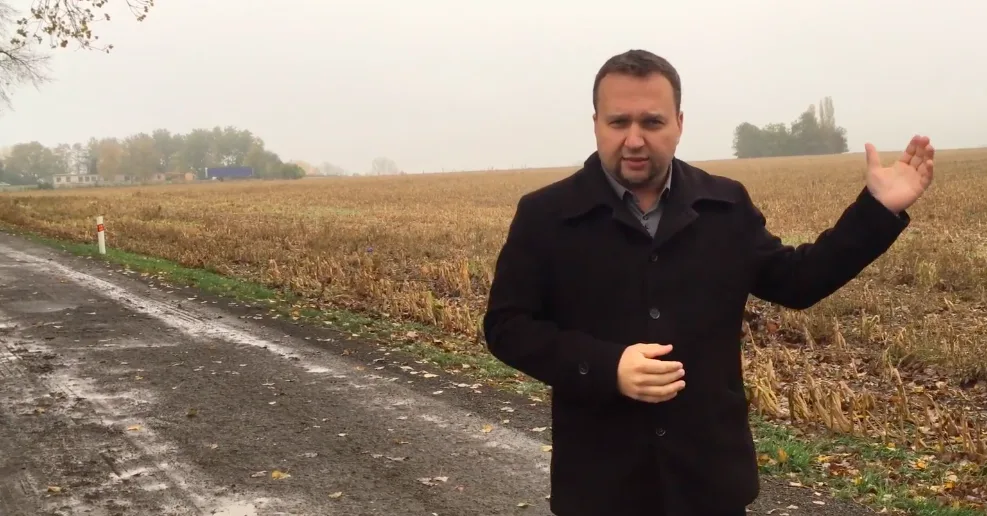 VIDEO: Marian Jurečka se bije za úrodnou půdu u Hněvotína. Pokud se na ní bude stavět, je to vrchol nezodpovědnosti, říká