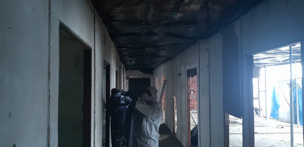 likvidace staré budovy s azbestovými prvky