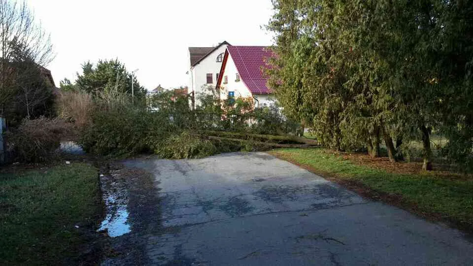 AKTUALIZOVÁNO: Hasiči již v kraji evidují téměř 300 výjezdů, nejvážnější je situace na Olomoucku a Šumpersku