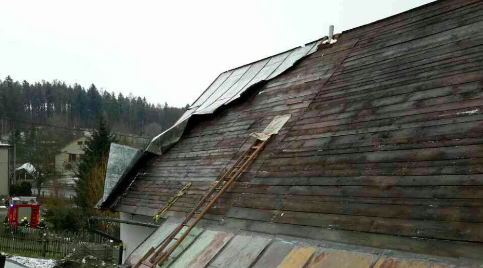FOTO: V hlavní roli opět silný vítr. Hasiči ve středu vyjížděli k téměř dvaceti případům