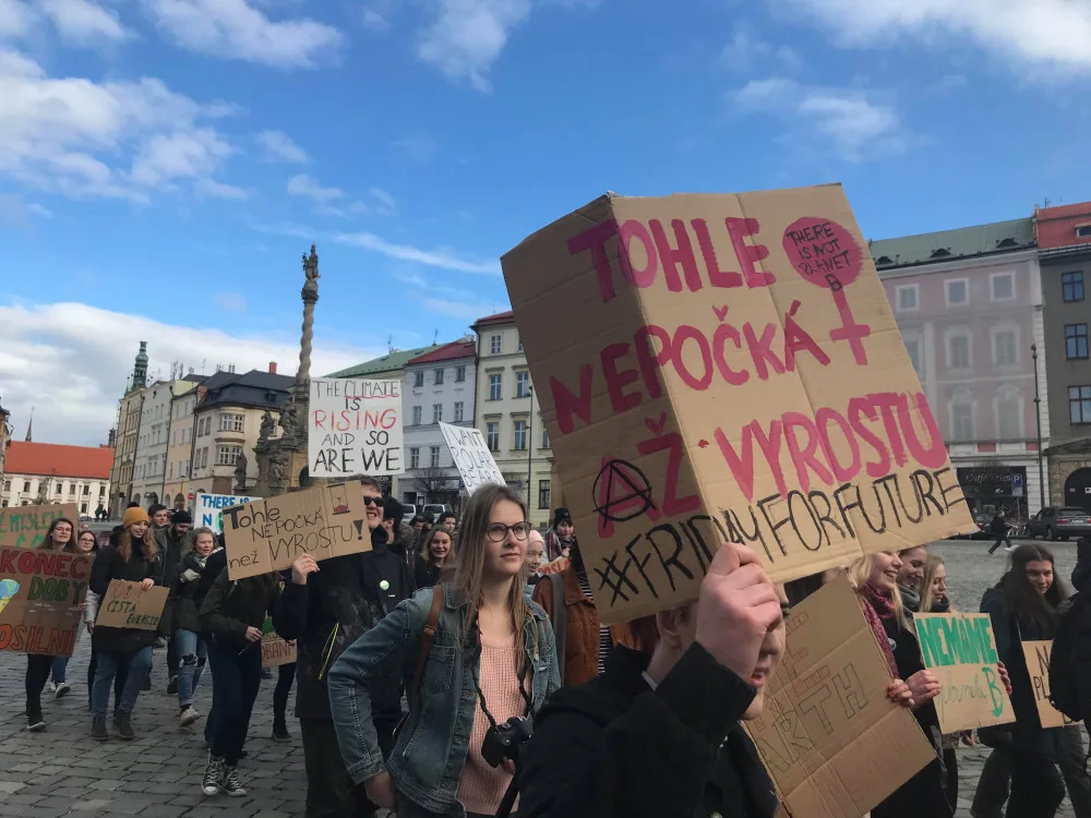 AKTUÁLNĚ: Olomoučtí středoškoláci stávkují za ochranu klimatu