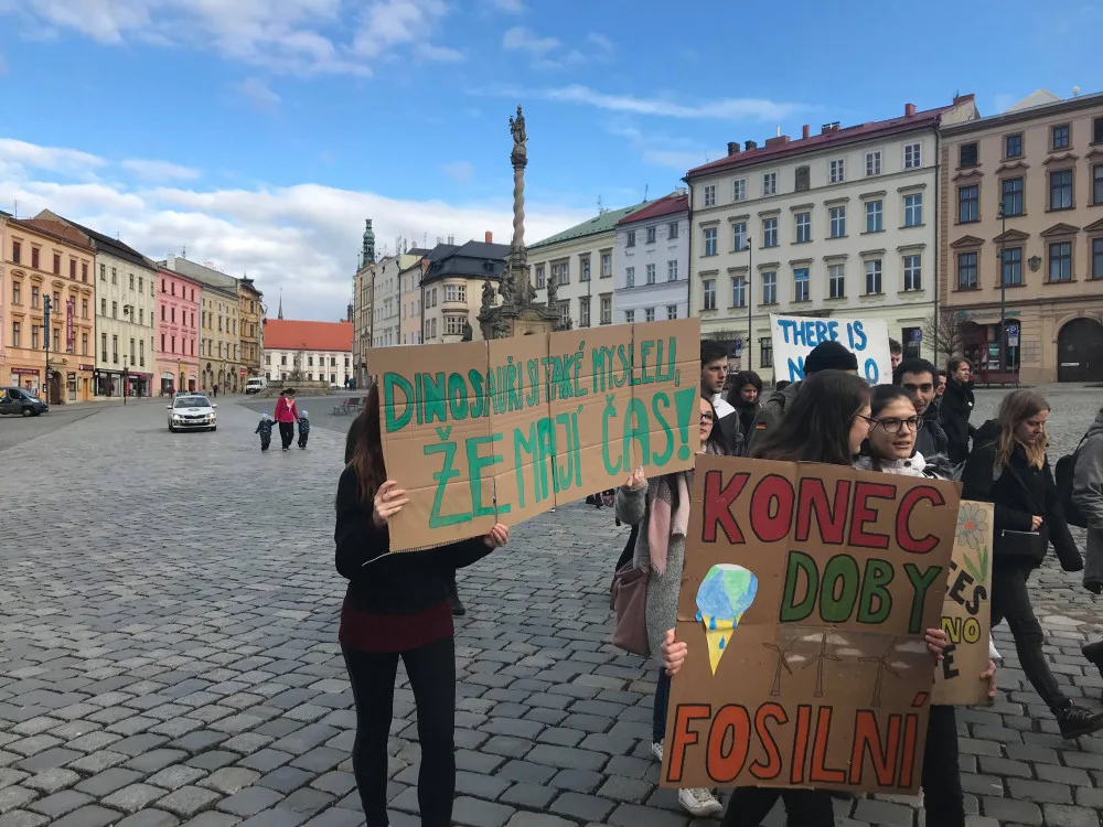 AKTUÁLNĚ: Olomoučtí středoškoláci stávkují za ochranu klimatu