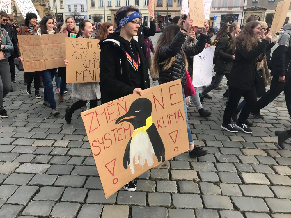 AKTUÁLNĚ: Olomoučtí středoškoláci stávkují za ochranu klimatu