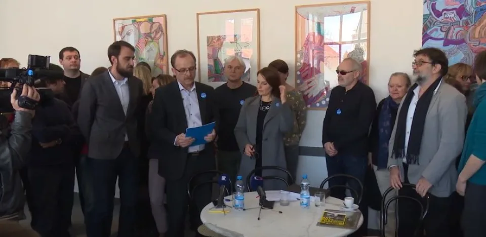 VIDEO: Zaměstnanci Muzea umění Olomouc vyzývají Antonína Staňka k rezignaci