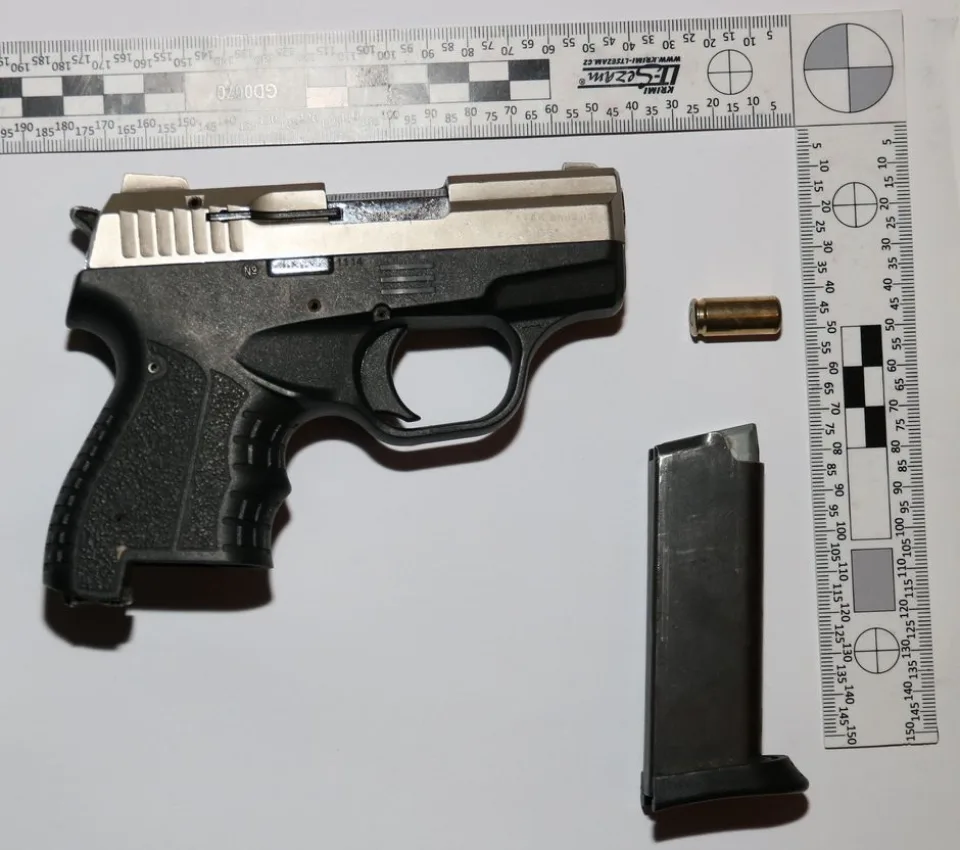 FOTO: V Olomouci byl zadržen dealer pervitinu a marihuany. Hrozí mu deset let