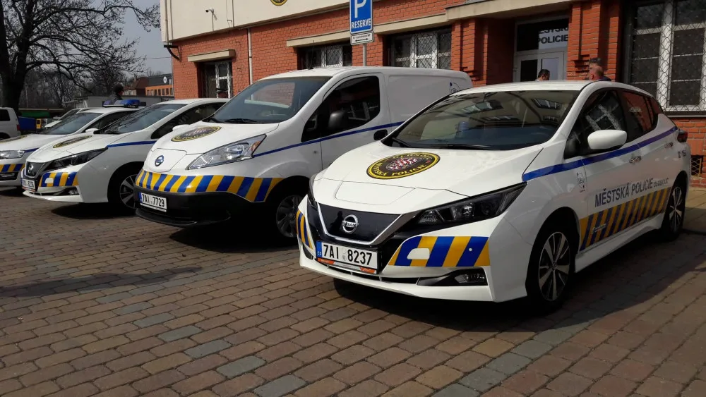 FOTO/VIDEO: Olomoučtí strážníci budou jezdit novými elektromobily