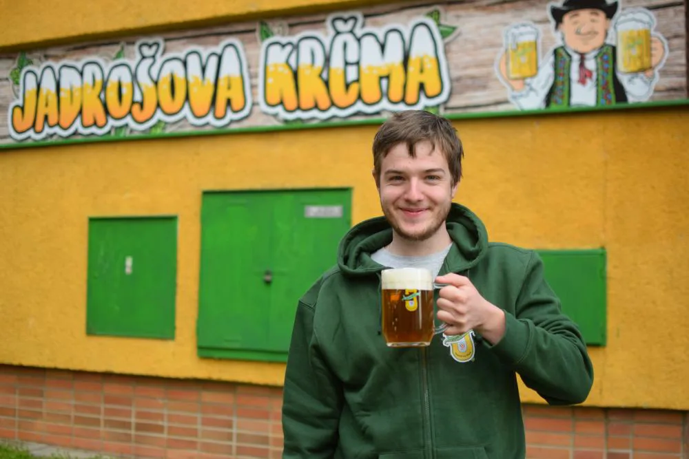 ROZHOVOR: Pivovar Jadrníček má třetí nejlepší pivo světa. Ochutnat ho můžete v Jadrošově Krčmě