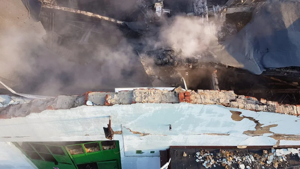FOTO/VIDEO: Haly, které dnes ráno zachvátil ničivý požár, půjdou k zemi