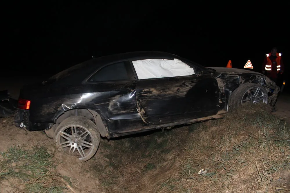 Mladík nezvládl řízení po projetí zatáčky a skončil v příkopu. Policie přestupek vyřešila pokutou