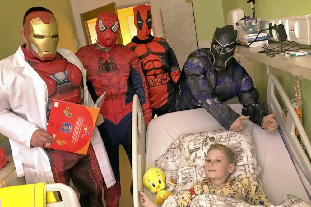 Medicínu v olomoucké nemocnici rozdávali Iron Man, Deadpool, Black Panther a Spider-Man