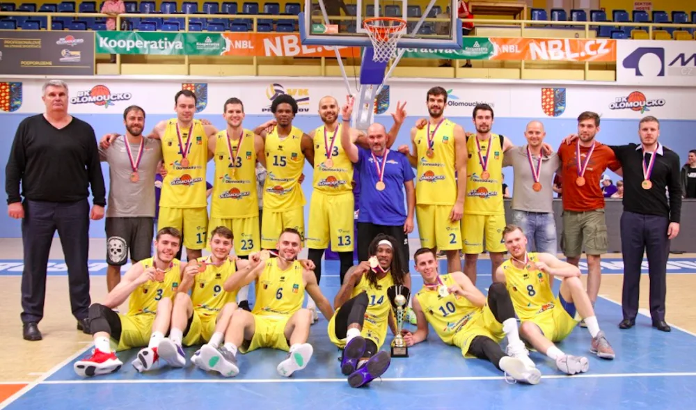 Basketbalisté Olomoucka oslavili historicky první medaili