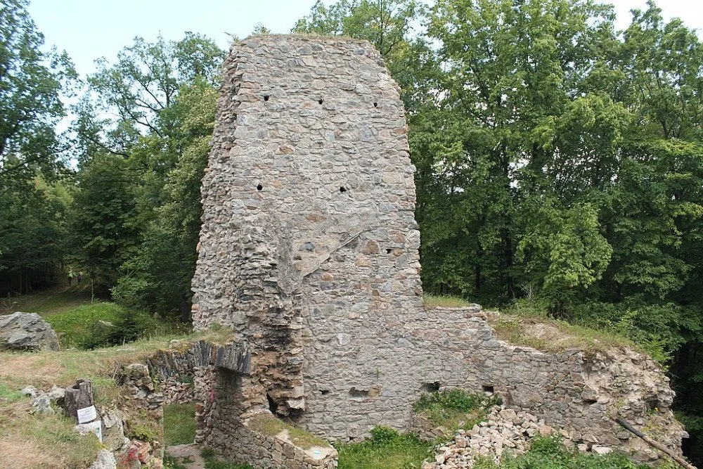 Ke zřícenině Rabštejn nesmí lidé, hradby jsou v havarijním stavu